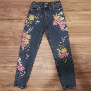 Floral embroidered jeans